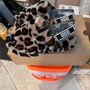 Ugg leopard slippers size 5
